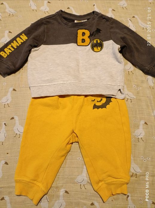 Komplet bluza i spodnie dla chłopca Batman rozmiar 68