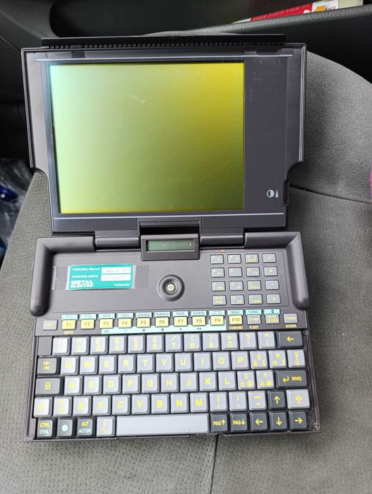 рідкісна модель ПК Olivetti Quaderno PT-XT-20