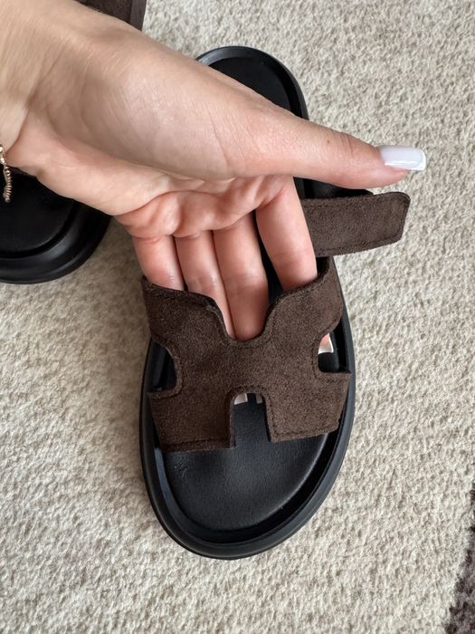 Шльопанці слайдери