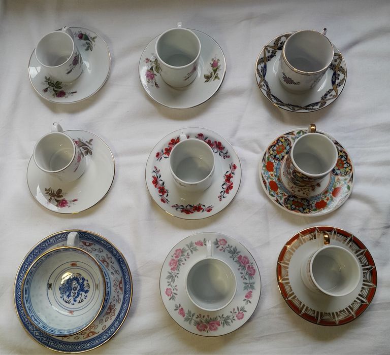 Lote de 9 chávenas de café – Todas diferentes – Vintage