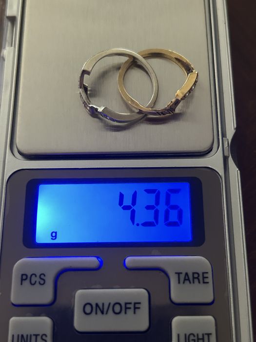 Dupla alianca de ouro com brilhantes excelente estado