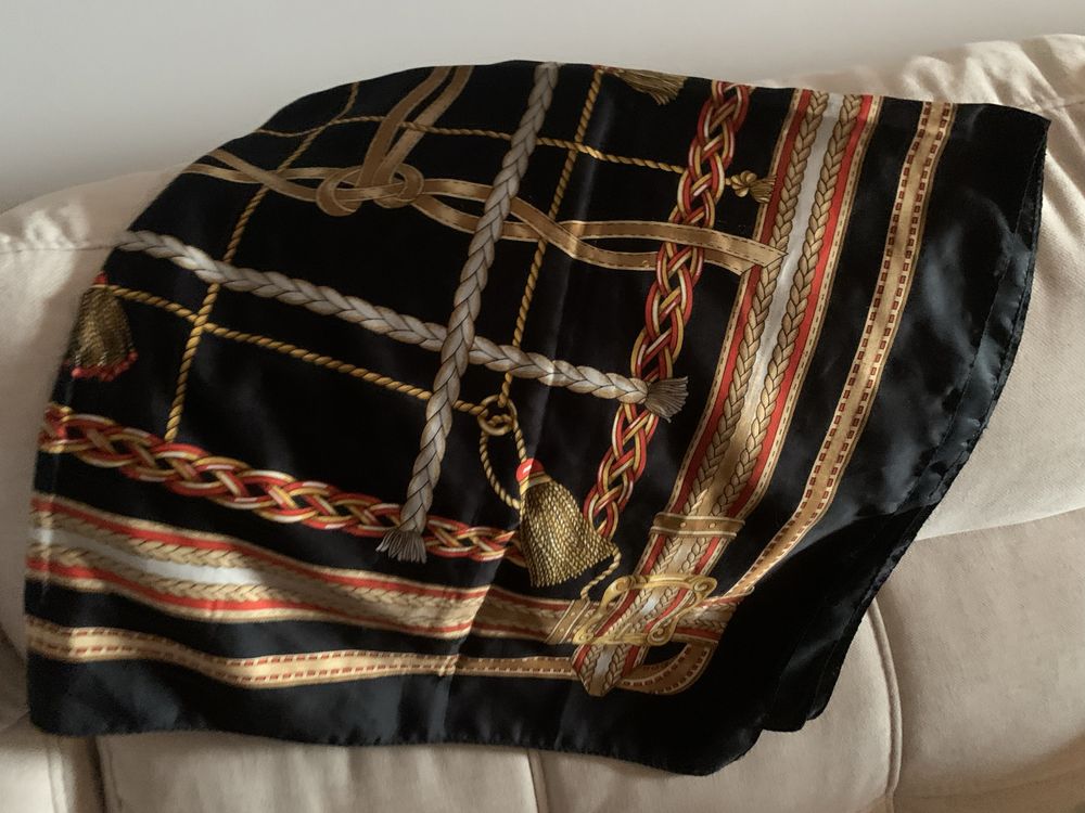 ELcharpe Chanel, tons de castanho
