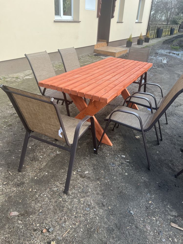 Meble ogrodowe 6 krzedeł i stół