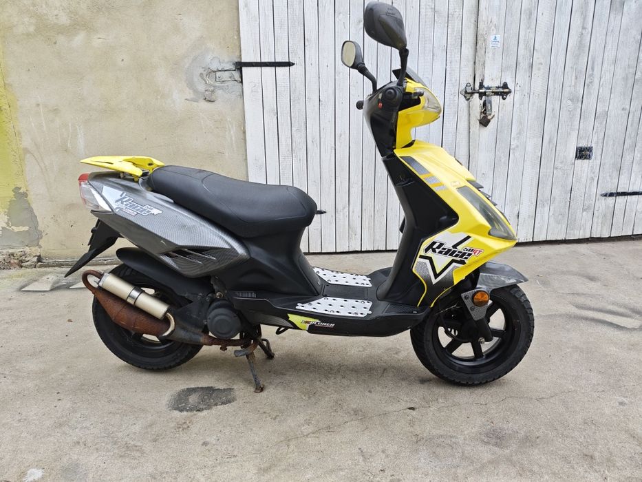 Dwa skutery 50 z przeznaczeniem na części