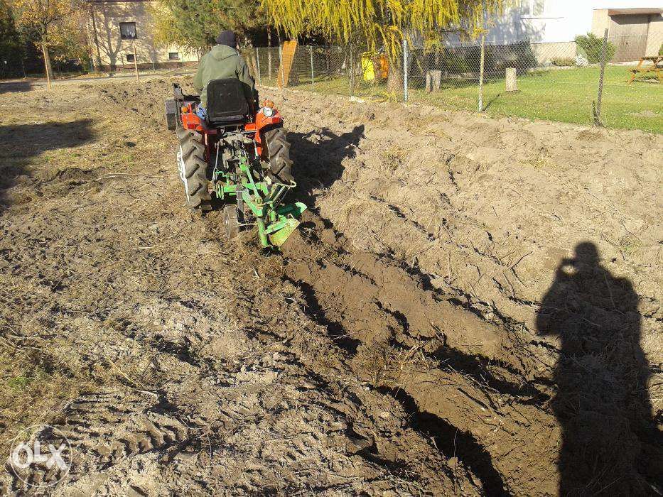 Zrywanie trawników usuwanie darni Wycinarka darni trawa z rolki