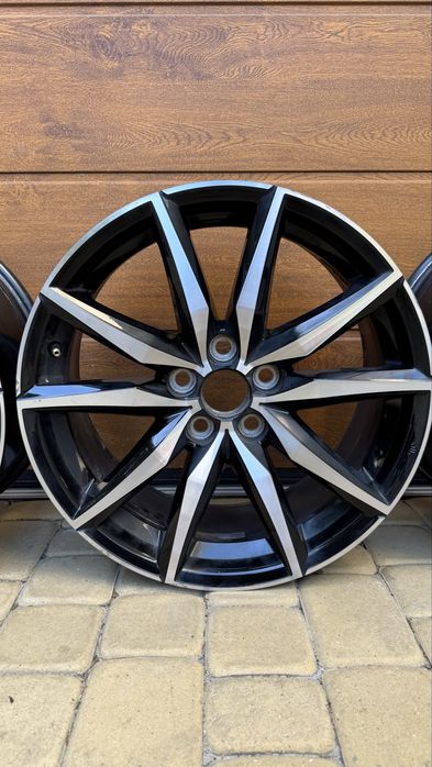 Felgi Toyota Corolla E21 LIFT GR 18 Oryginalna 42611-YP420