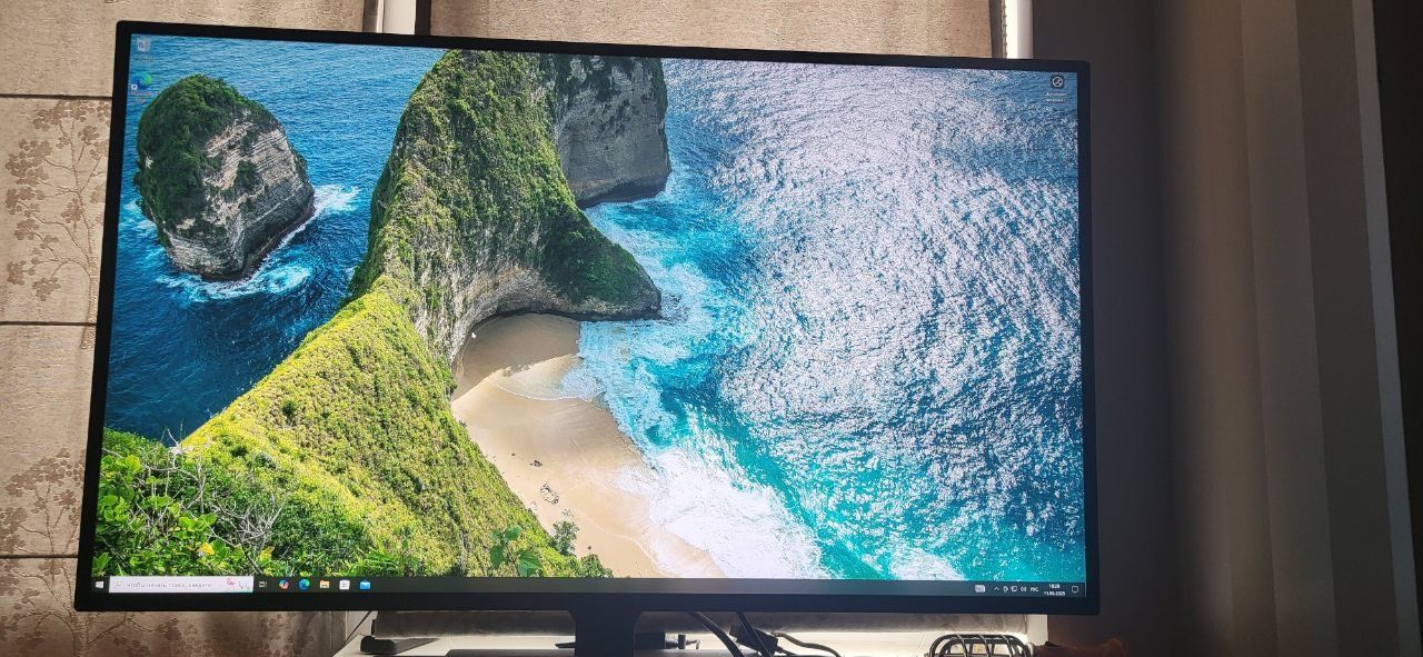 Монитор 42.5" LG UltraFine 43UD79-B