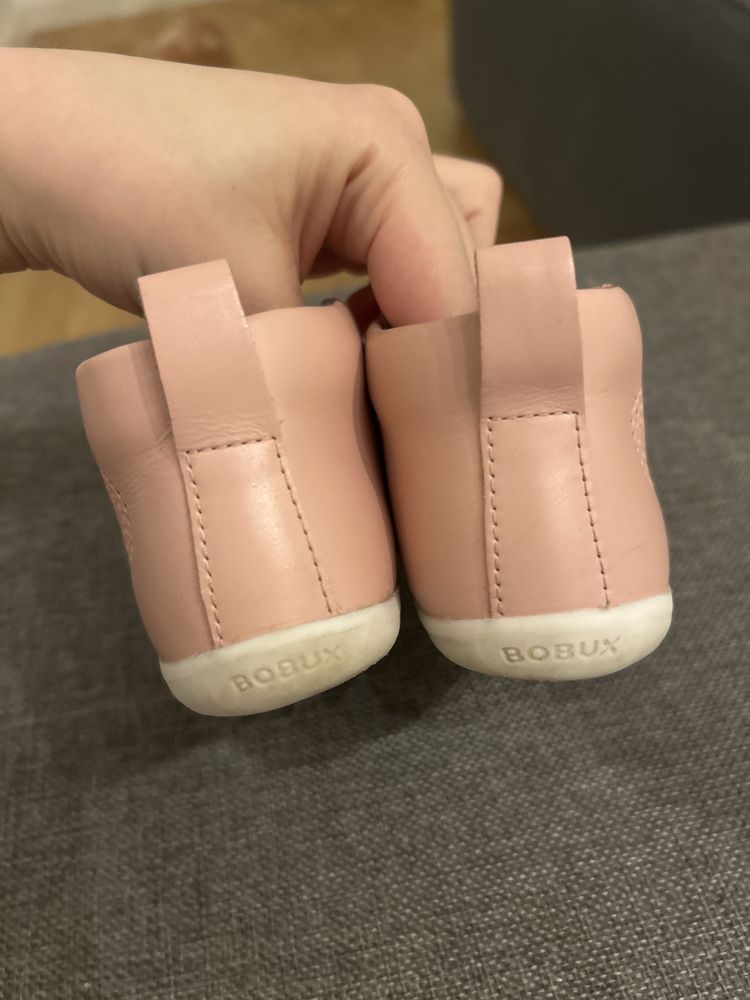 Różowe buty bobux