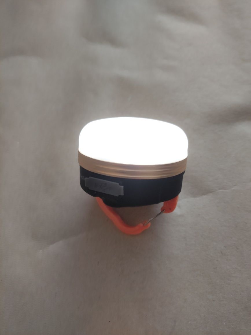 Светодиодная лампа с крючком на аккумуляторе с магнитом