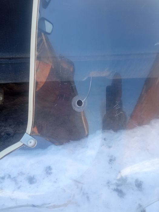 Ветровое стекло ява