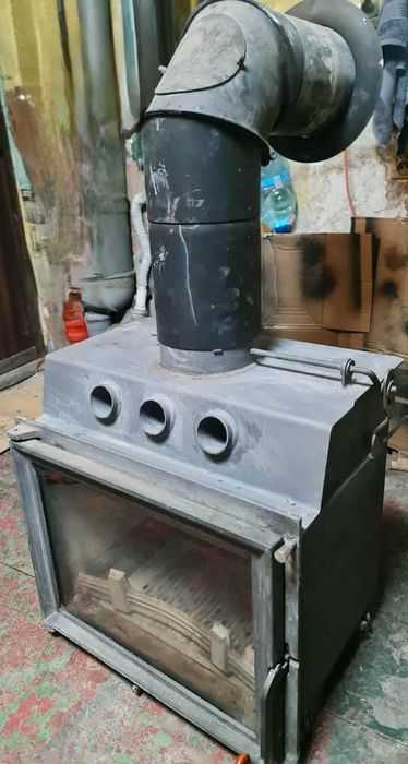 Kominek żeliwny wolnostojący