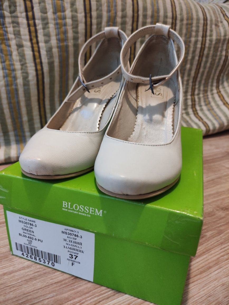 Туфли кожаные Blossem свадебные р.37 стелька 24.5 см