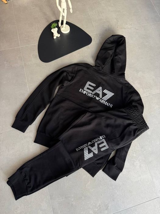 Шикарний костюм  спортивний  Emporion Armani 7