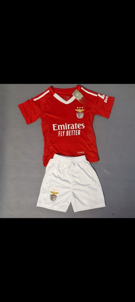 Promoção...Benfica.. Porto... Camisolas e conjuntos de criança..