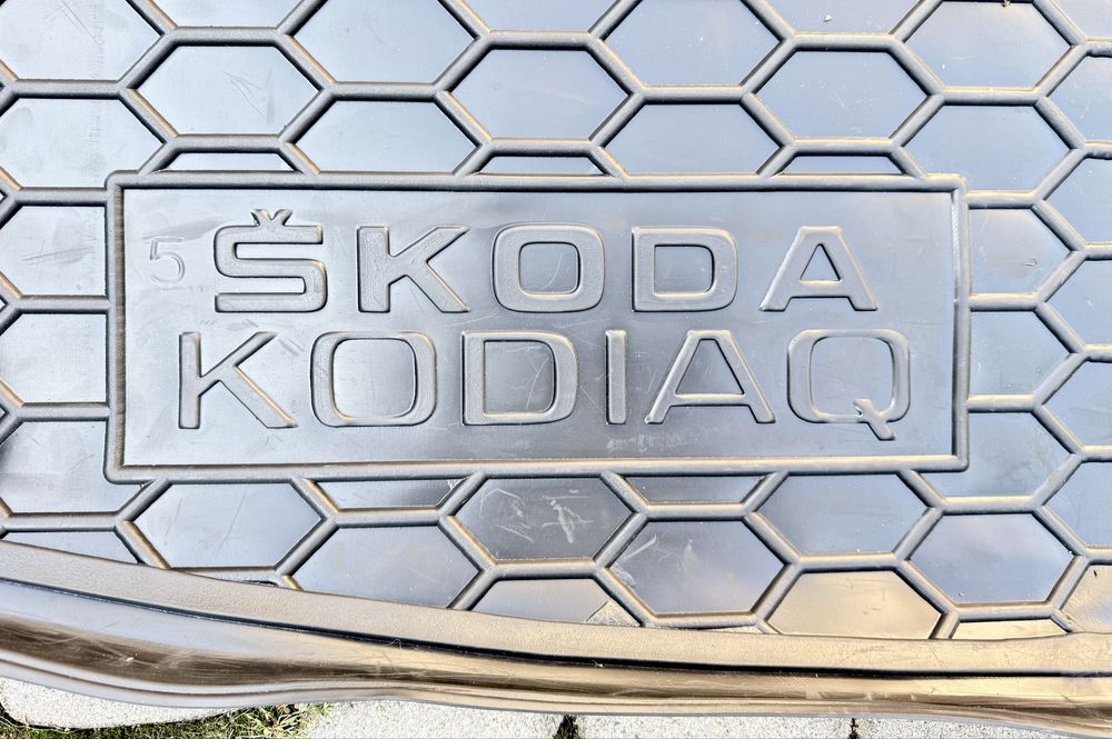 Продам коврик в багажник Skoda Kodiak.