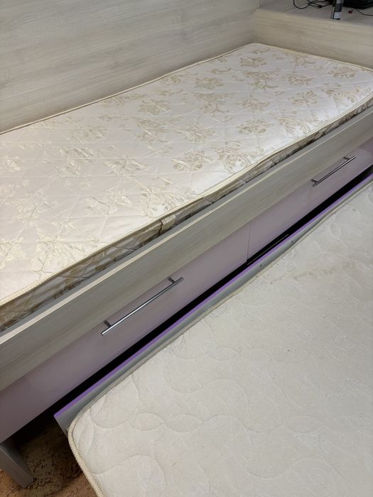 Двоспальне складне ліжко