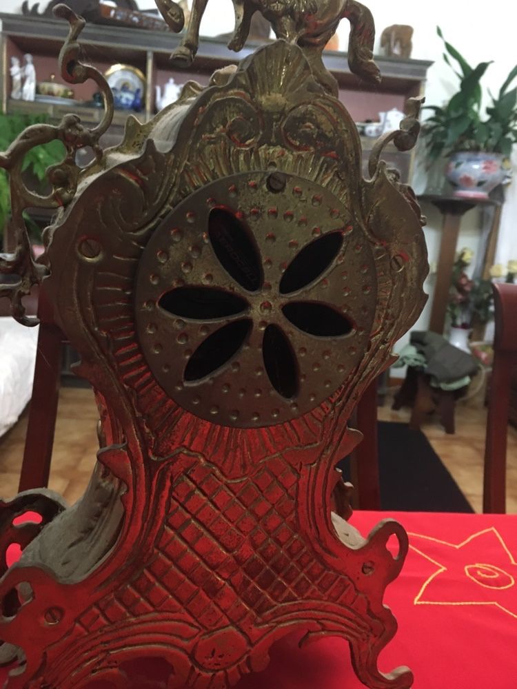 2 Relógios de mesa de metal vintage