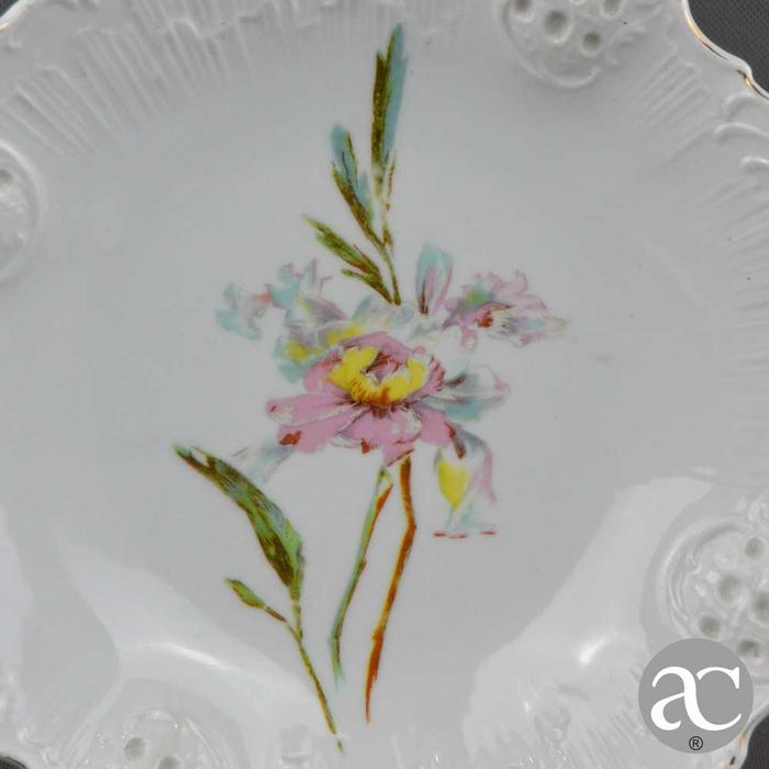 Prato para bolos em porcelana da Fábrica da Vista Alegre