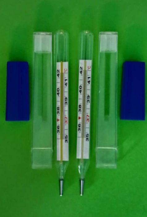 2 szklane termometry.