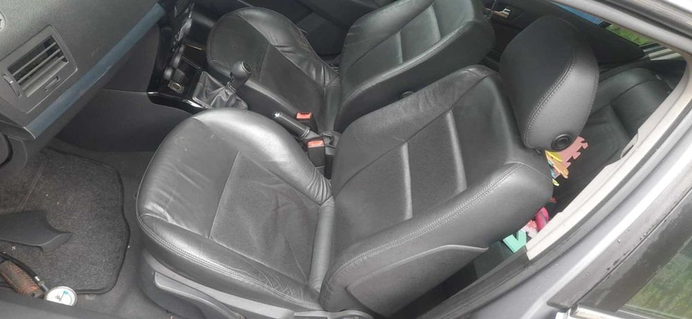 ASTRA H kierownica wnętrze fotele SKÓRA podgrzewana 4 el szyby HB KPL