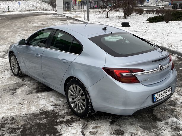 Opel insignia sedan