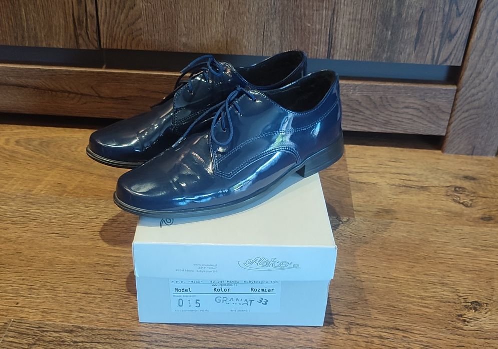 Buty komunijne chłopięce granatowe Miko, rozmiar 33.