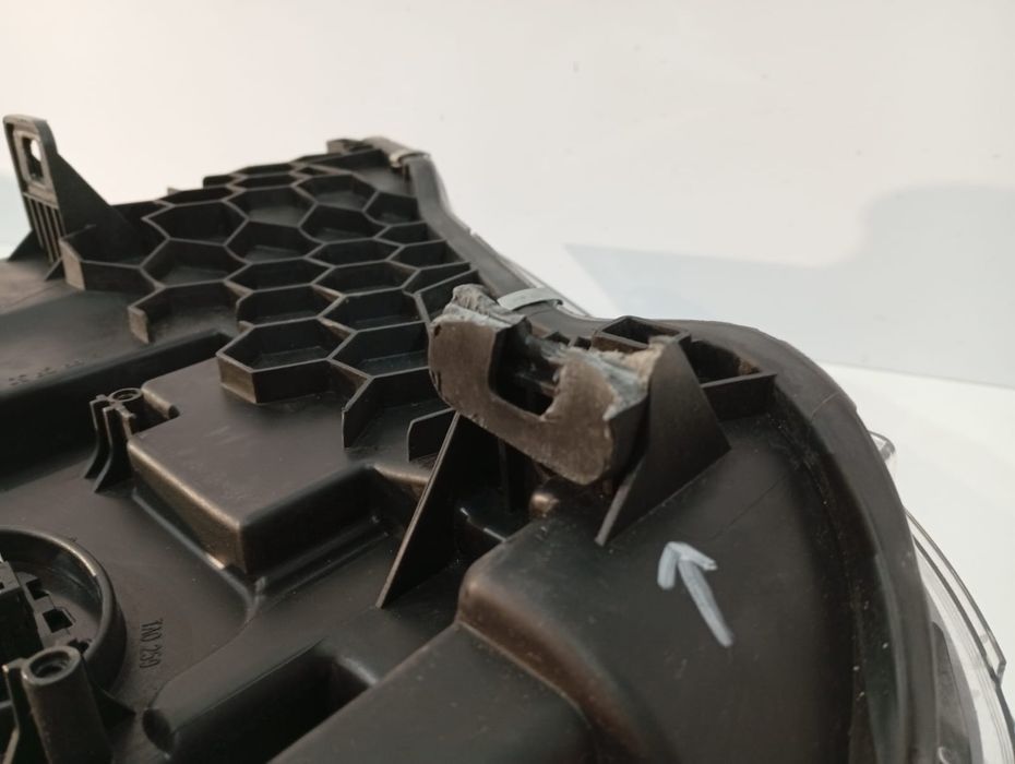 BMW X3 F25 X4 F26 Lampa Bi-Xenon nieskrętny Lewa - 18256