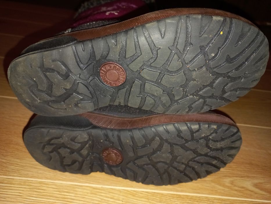 Продам фирменные сапожки-валенки для девочки "котофей"