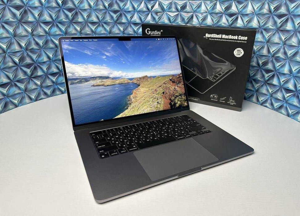 MacBook Air 15 M3 16Gb 256Gb новый, 2 цикла
