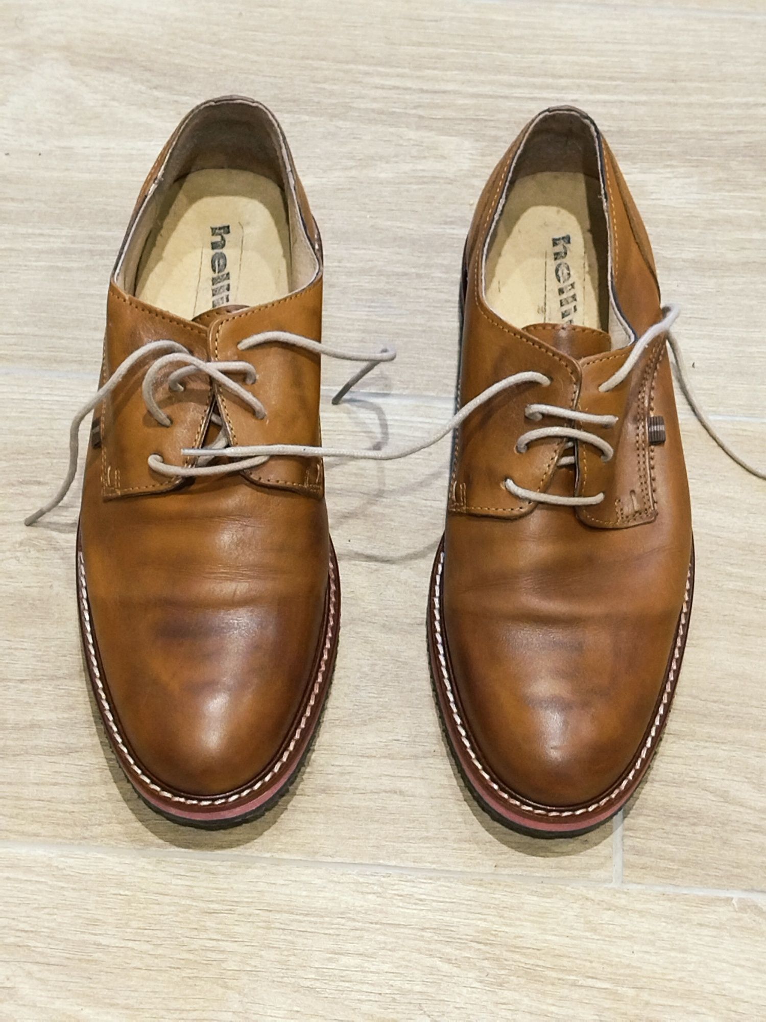Sapatos pele camel 39