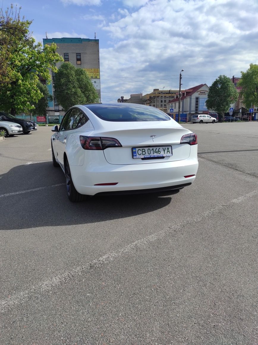 Tesla model 3 restail