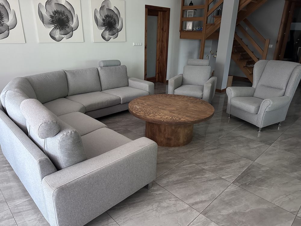 Kanapa narożna  duża  250x250 plus dwa fotele firmy sits