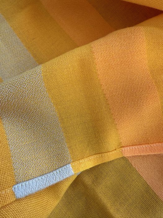 Obrus pomaranczowy szary  serwetki matetiałowe