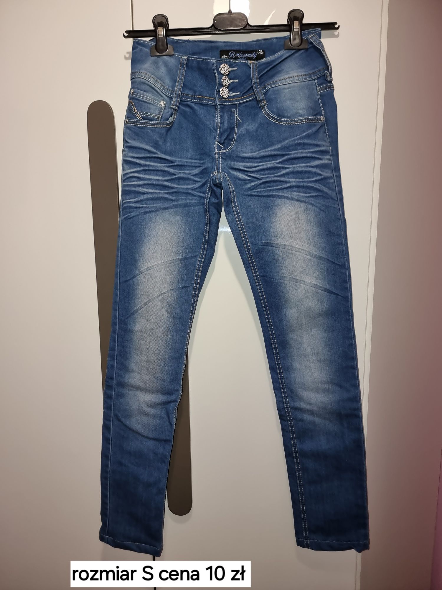 Sprzedam jeansy rozmiar S