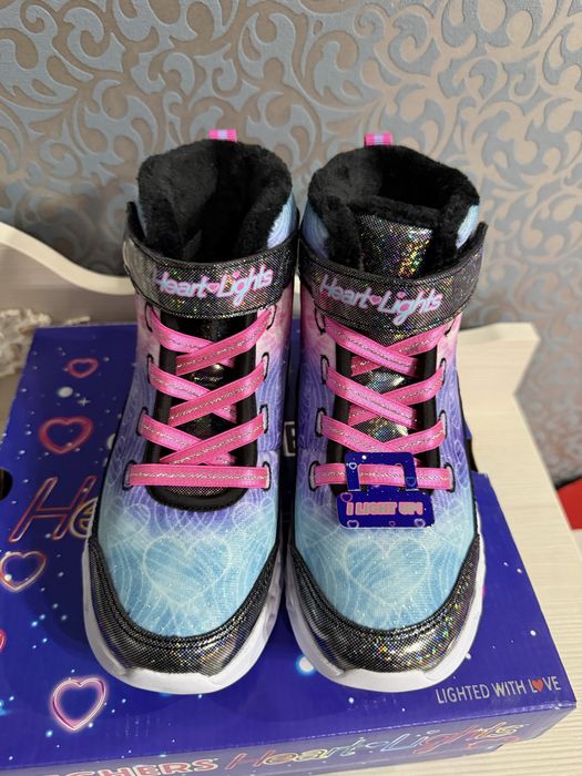 Skechers утеплені підсвітка розміри від 30 до 37