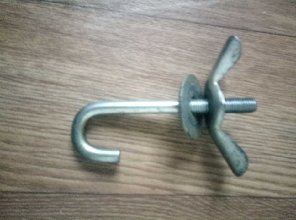 Крюк крепления запаски  газ 31105