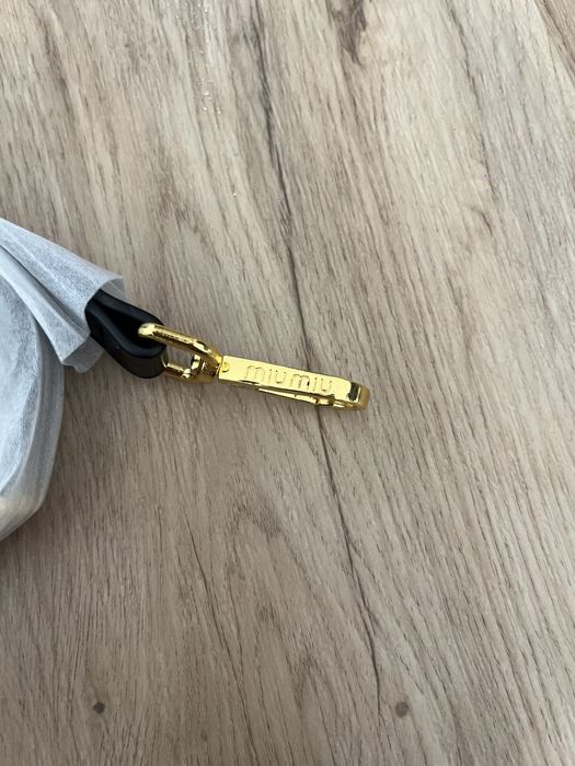 Mala primeira linha Miu Miu
