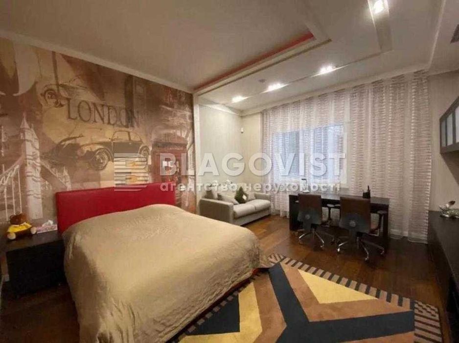 Грушевського 9-а Ціна 1 800 000 $