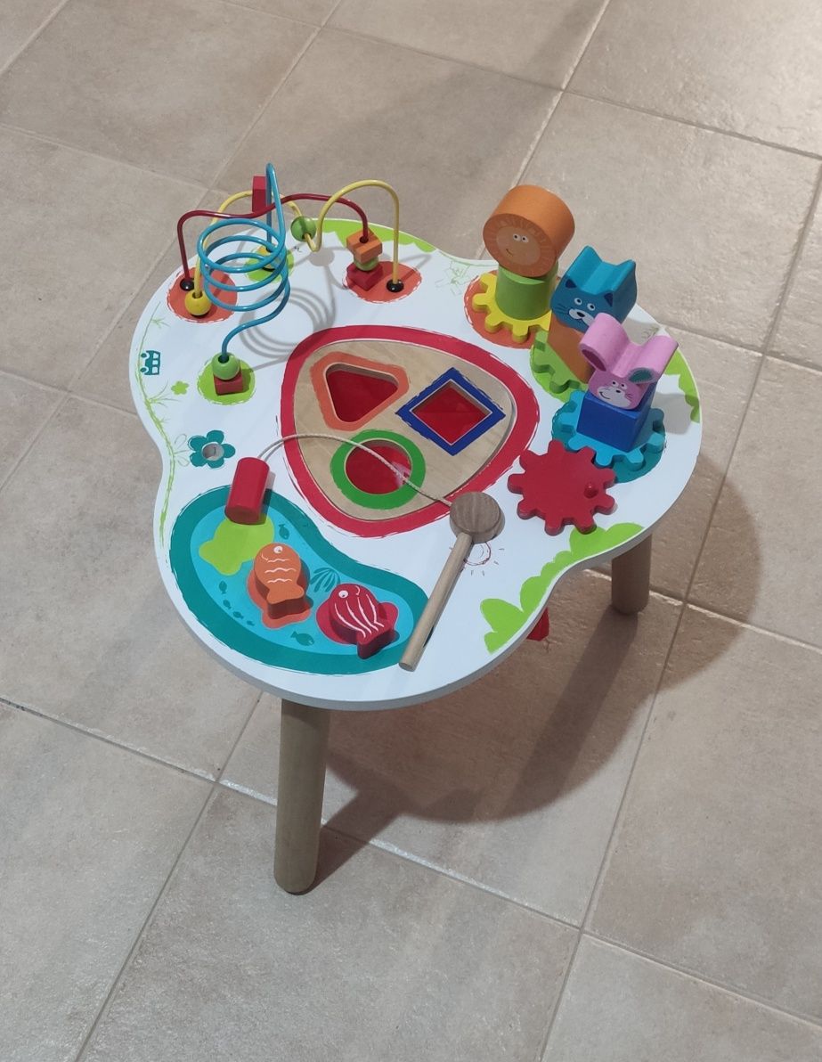 Mesa de atividades para Bebe