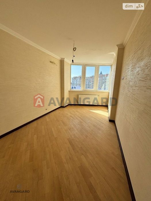 Простора квартира мікрорайон Поділля з якісним ремонтом