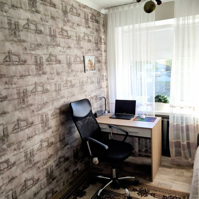 Продажа!  Чотирьох кімнатна квартира 85м2 в смт.  Гребінки.