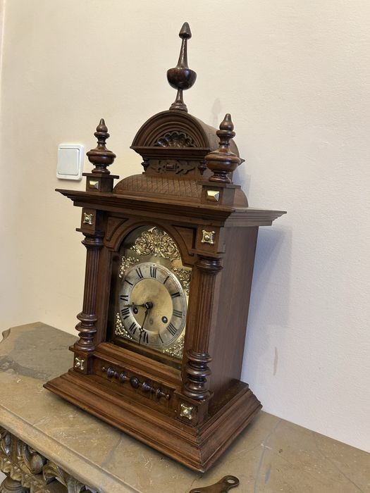 Relogio de mesa JUNGHANS com um quarto de batida