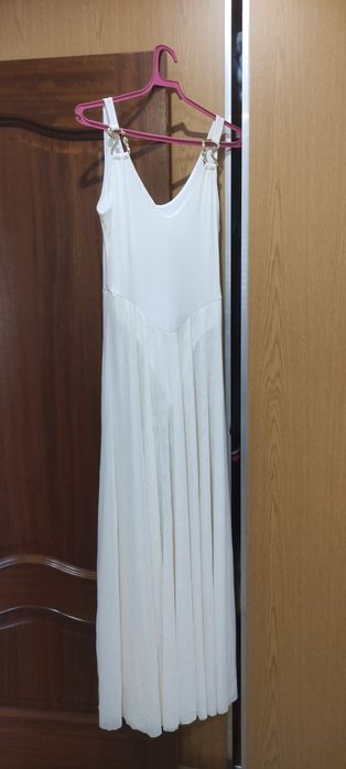 Vestido longo Julie com decote profundo , marca Sunfere