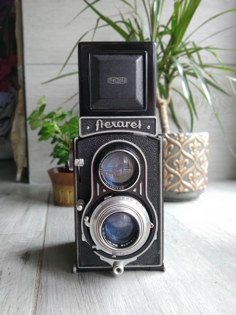 Zabytkowy aparat fotograficzny FLEXARET IV