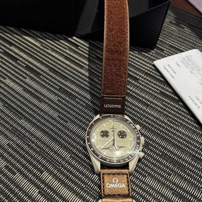 Omega x Swatch SO33T100 Saturn - Detale Saturnu w Designie