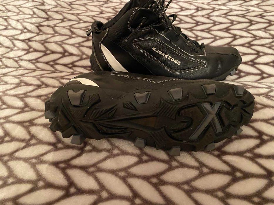 Продам зимове чоловіче взуття