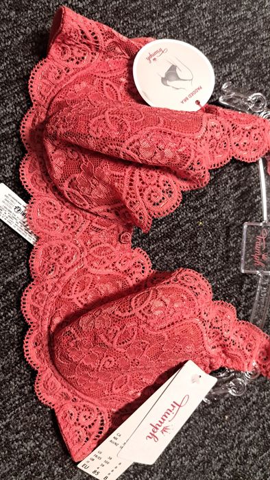 Biustonosz triumph w rozmiarze 85B, amourette 300 whp koralowy