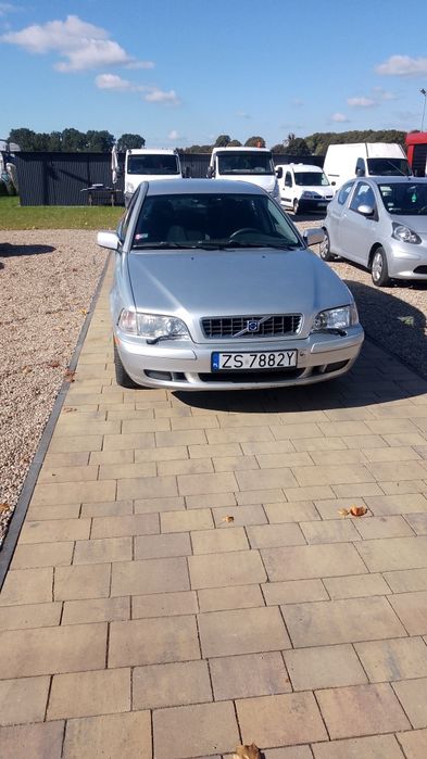 Volvo V40 rok 2003 opłaty do kwietnia