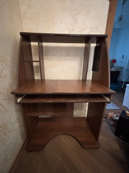 Продам комп'ютерний стіл