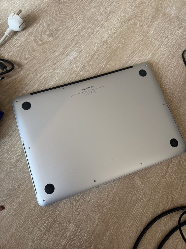 MacBook Pro 13” Retina (2012–2015) – Para peças / motherboard avariada